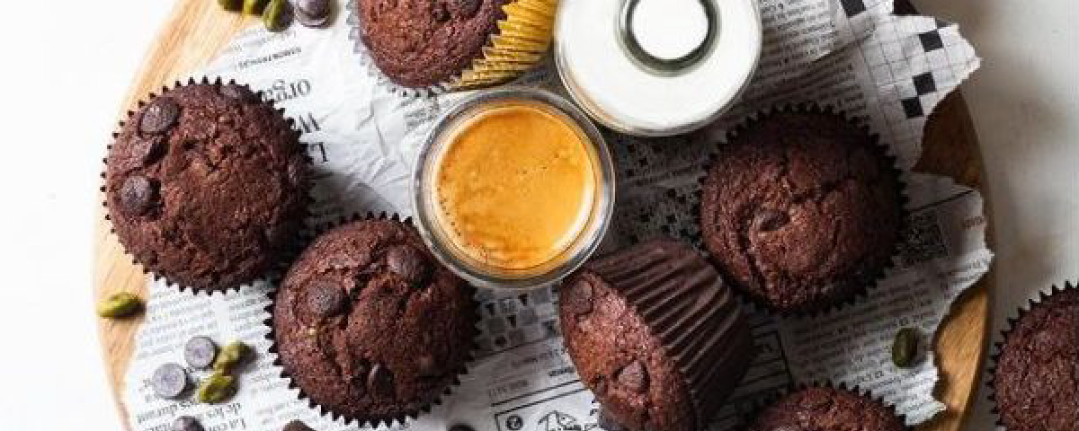 ontbijtmuffin met chocolade en pindakaas